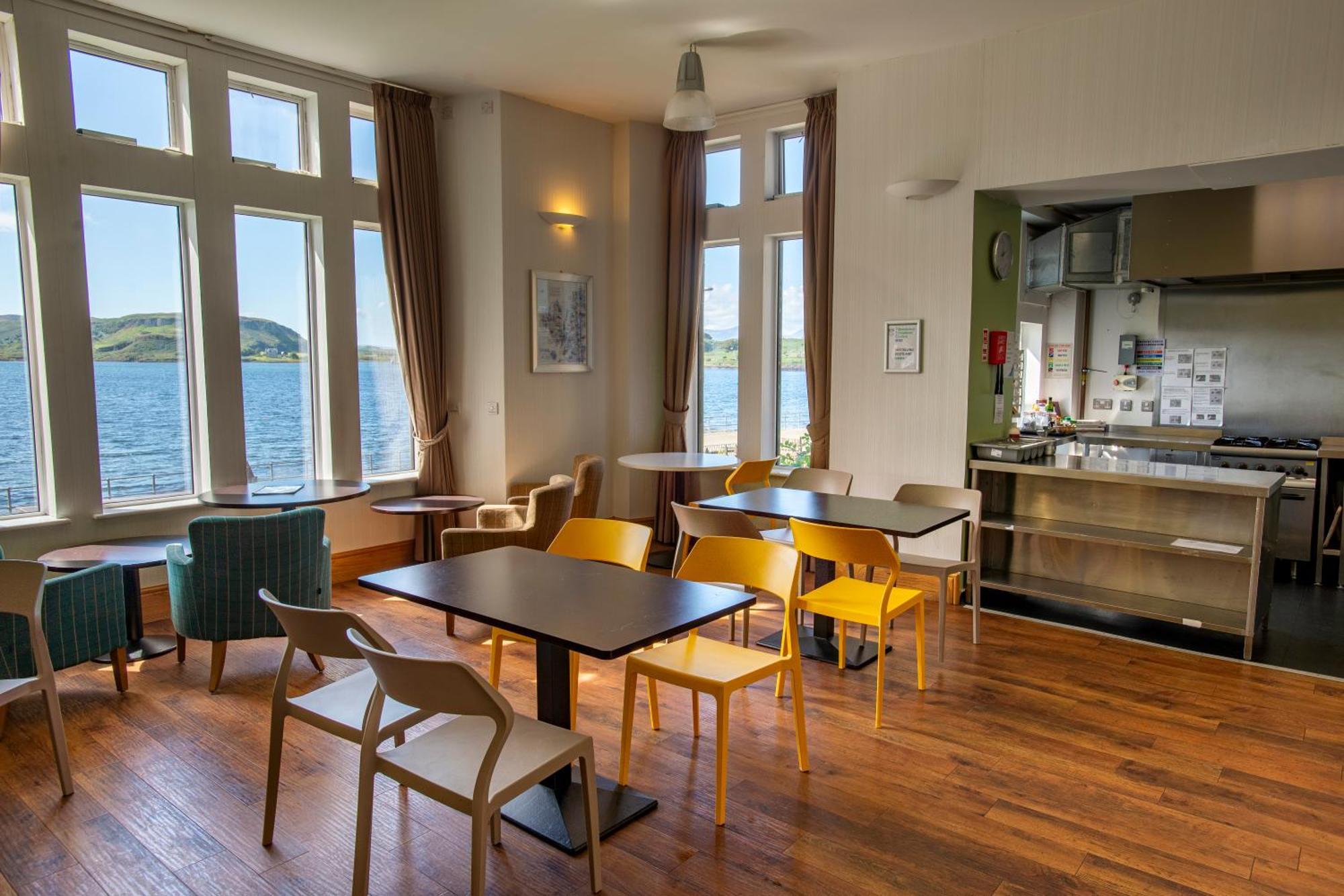 Oban Youth Hostel Exterior foto The kitchen and dining room at the hostel
