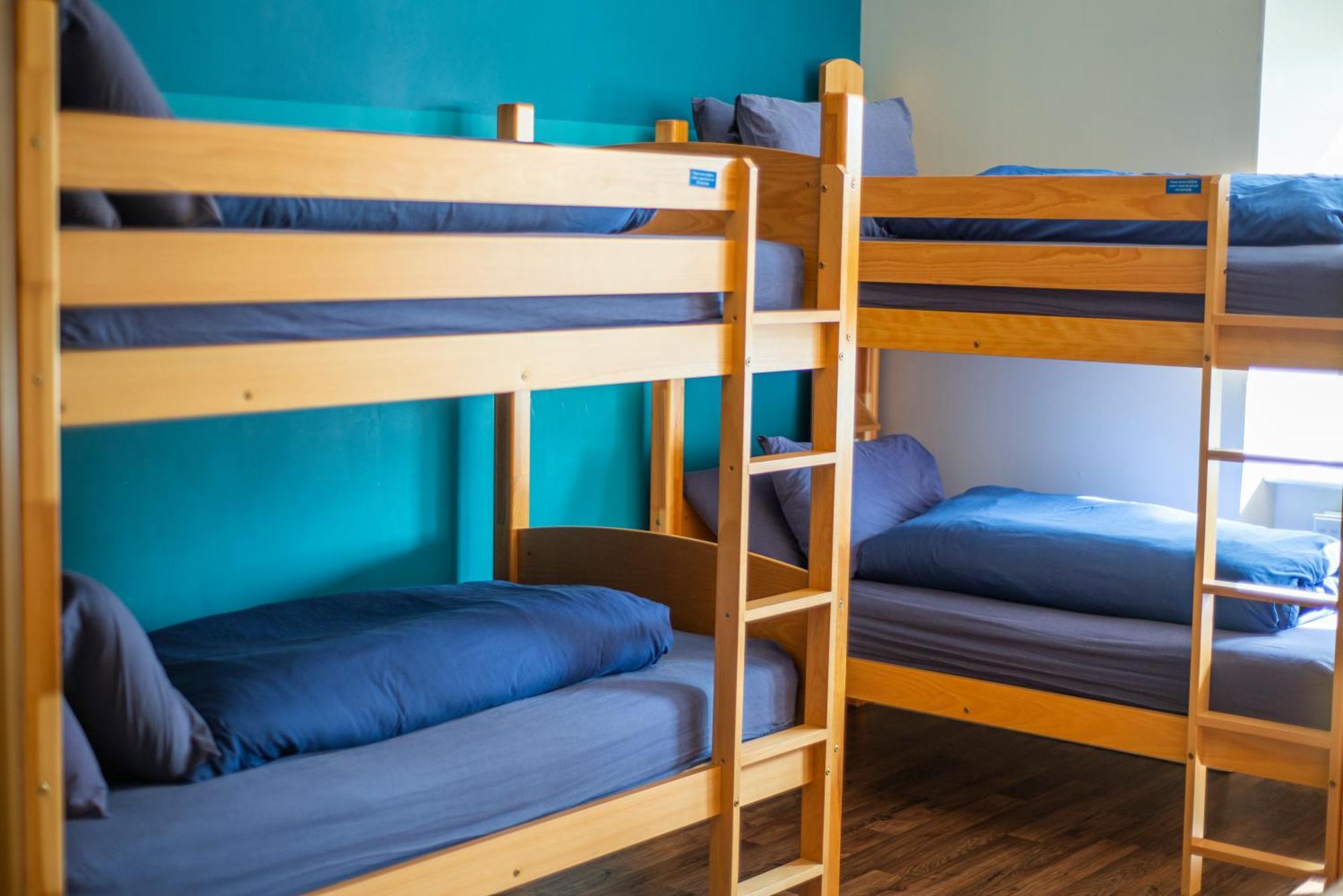 Oban Youth Hostel Exterior foto Bunk beds in a hostel