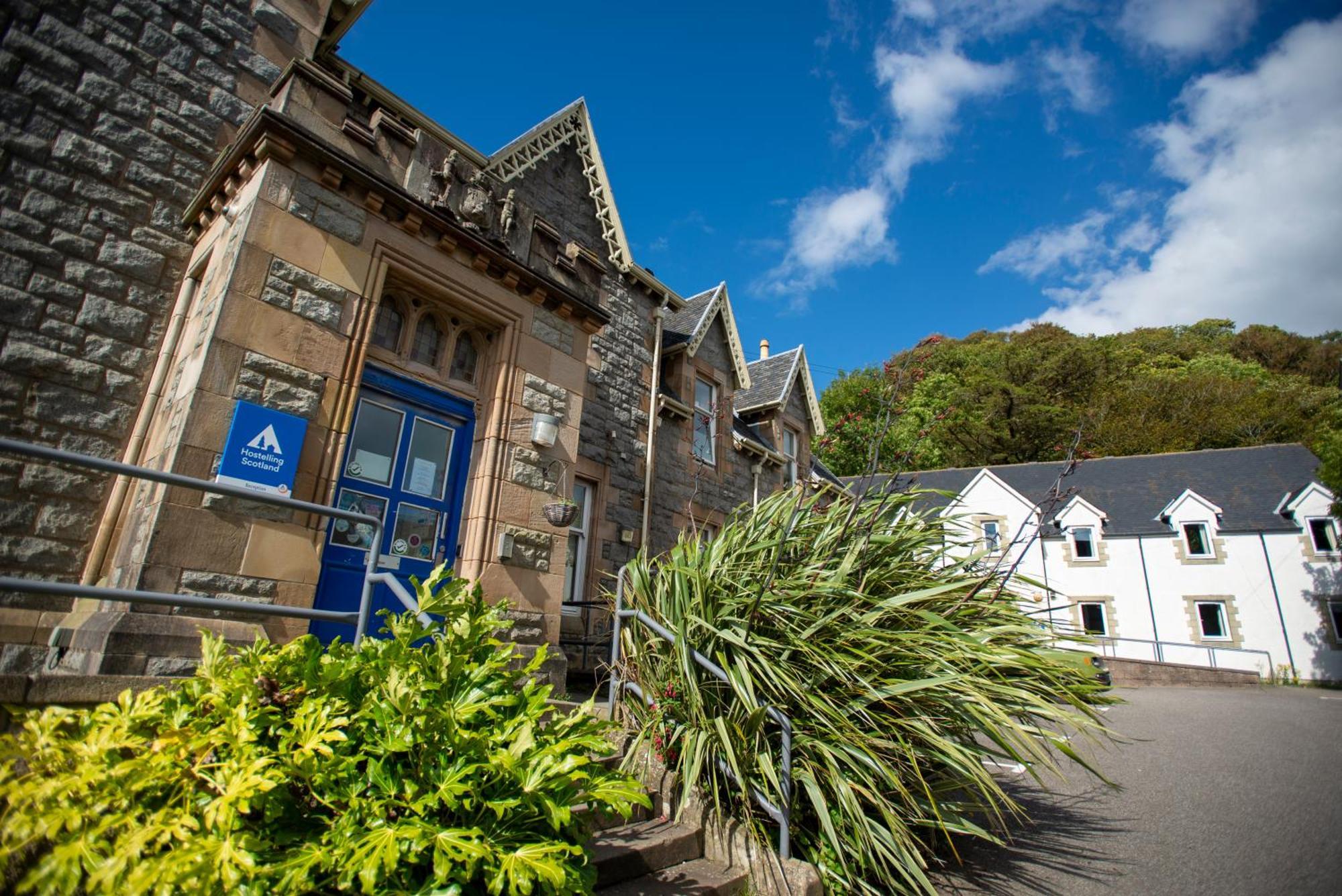 Oban Youth Hostel Exterior foto The former station building